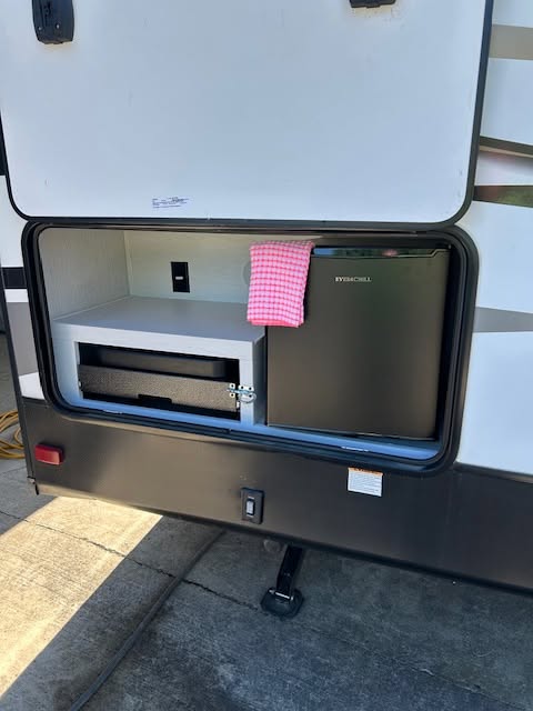 Outdoor Kitchen