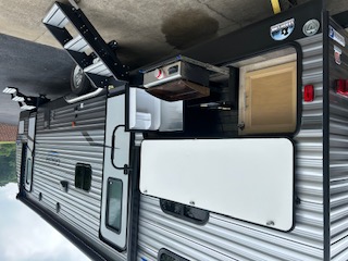 outdoor kitchen